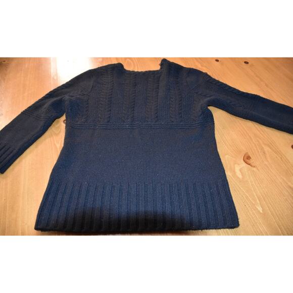 Express V-Neck Cable Knit Fitted Sweater, Merino Wool, Black, Medium, EGU - Picture 5 of 5